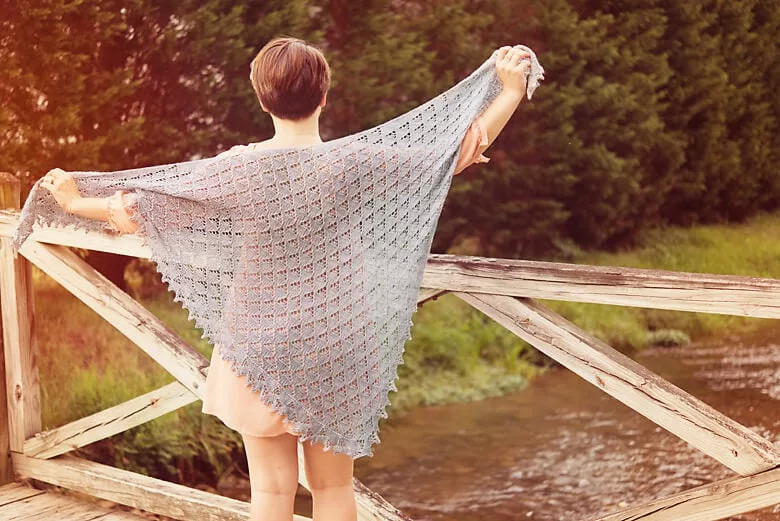 Edale by Corrina Ferguson. Fall with SweetGeorgia Collection, Vol. 2. © SweetGeorgia Yarns. Photos by Tabetha Hedrick.