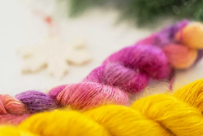 Colourful Playful Stitches. Silk Fog in Saffron and Honey Fig. Free lace stitch pattern. 