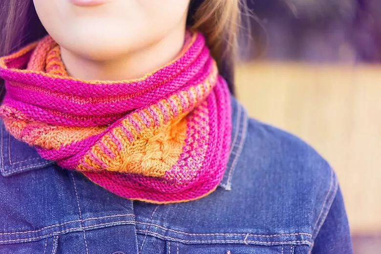 Gimli Peak by Jessie Ksanznak. Holidays with SweetGeorgia, Vol. 2. cowl knitting pattern.