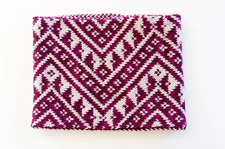 Denali by Allison O'Mahoney. Holidays with SweetGeorgia, Vol. 2. Cowl knitting pattern. 