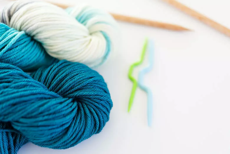 Colourful, Playful Stitches: Superwash Six from SweetGeorgia Yarns. Free Cable Knitting Stitch.