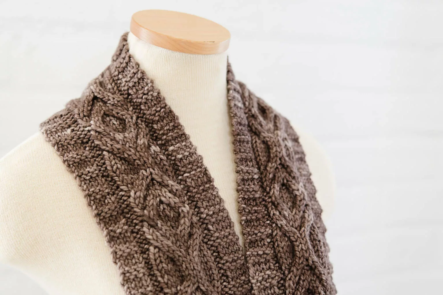 Insi scarf knitting pattern by Talitha Kuomi. From SweetGeorgia Yarns.