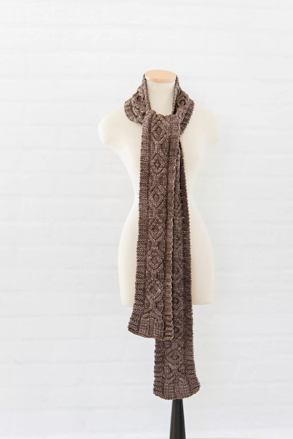 Insi scarf knitting pattern by Talitha Kuomi. From SweetGeorgia Yarns.