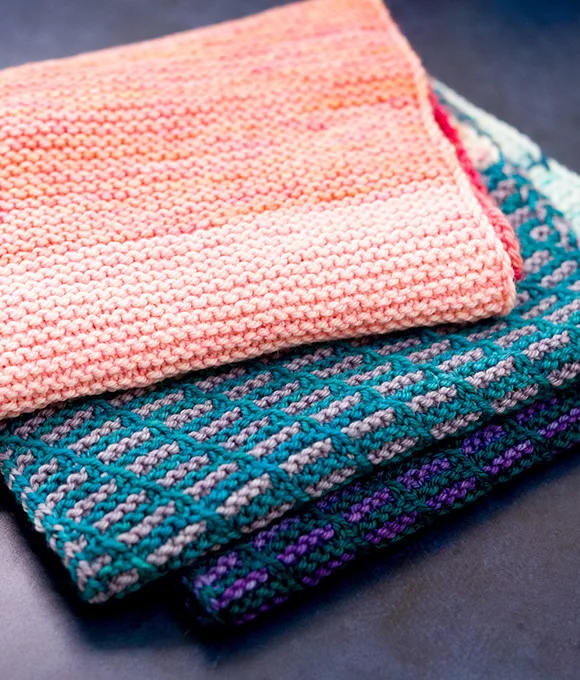 A Little Lift cowl knitting pattern by Tabetha Hedrick