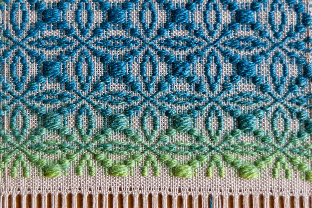 Overshot weaving sample by Felicia Lo Wong, Lo Meets Loom