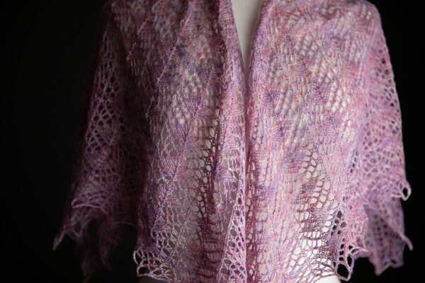 Horizon Line lace shawl knitting pattern by Tabetha Hedrick