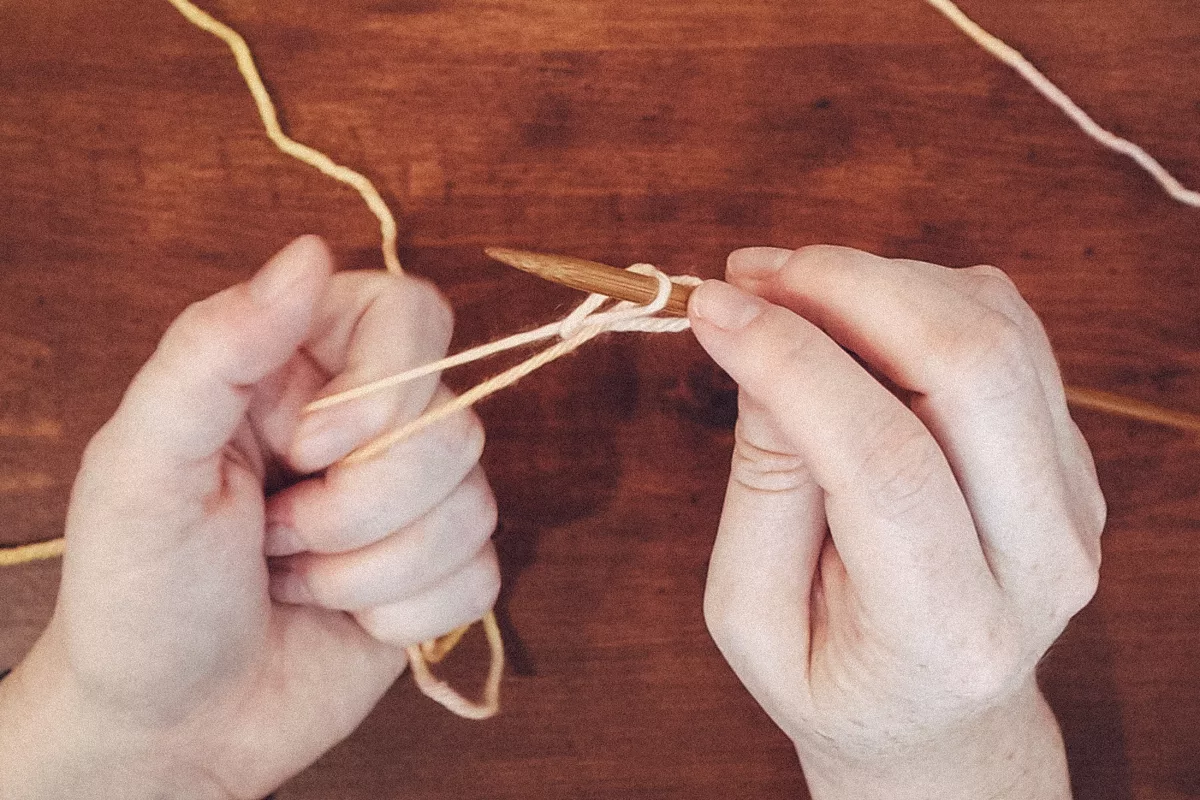 Learn to Knit LongTail CastOn Yarns