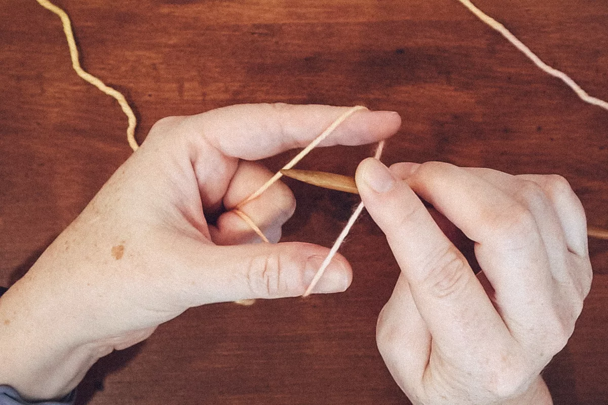 Long Tail Cast On for knitting, step 2