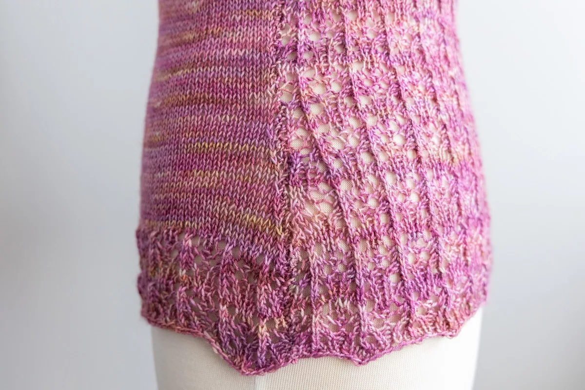 Close-up of lace in Early Dewdrops sleeveless tee knit in Rose-Coloured Glasses colourway