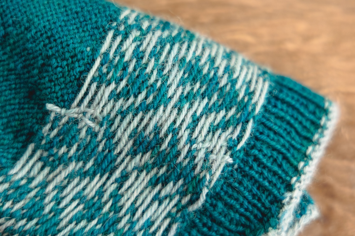 Yarn ends cleanly woven in