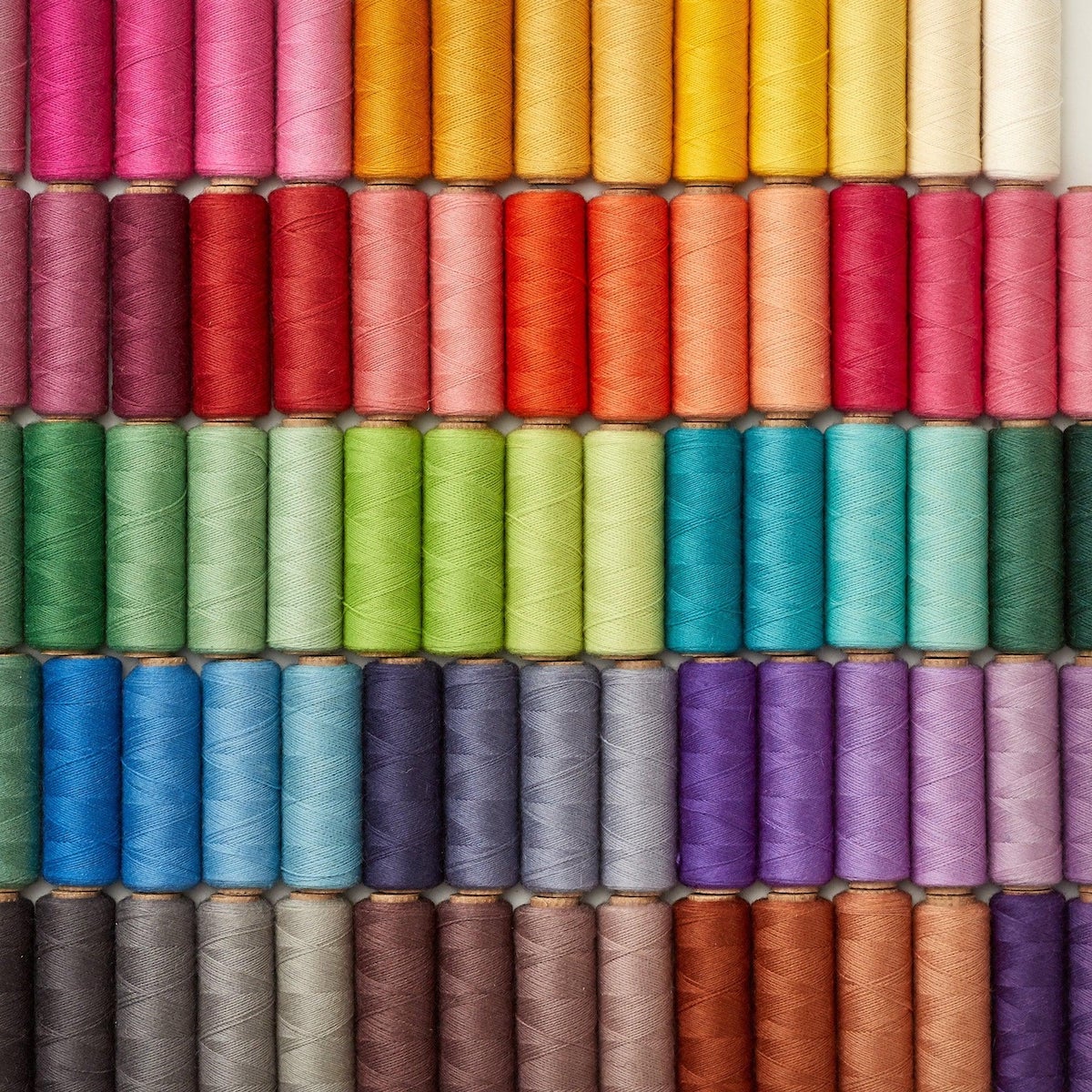 An array of Gist Yarns Array weaving yarn — Photo: Gist Yarns