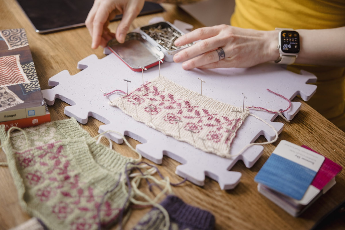 Design Stranded Colourwork Hats knitting course materials taught by Andrea Rangel