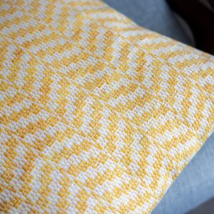 Hello Sunshine Pillow crackle weaving close up