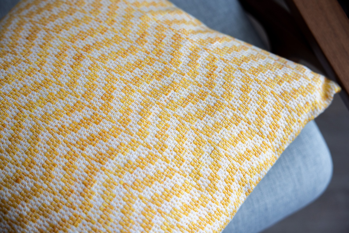 Hello Sunshine Pillow crackle weaving close up