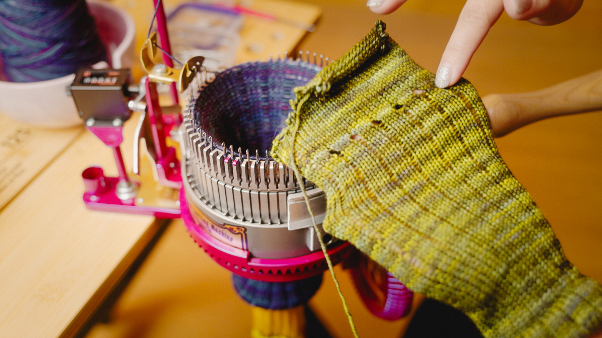 Close up of how I crank ribbed socks without a ribber on an Erlbacher Speedster CSM