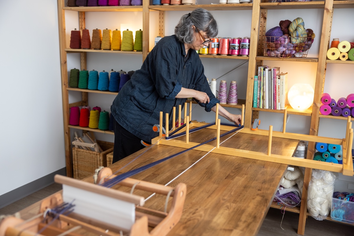 The Best of Both: Exploring Hybrid Warping: walking the yarn to the warping board