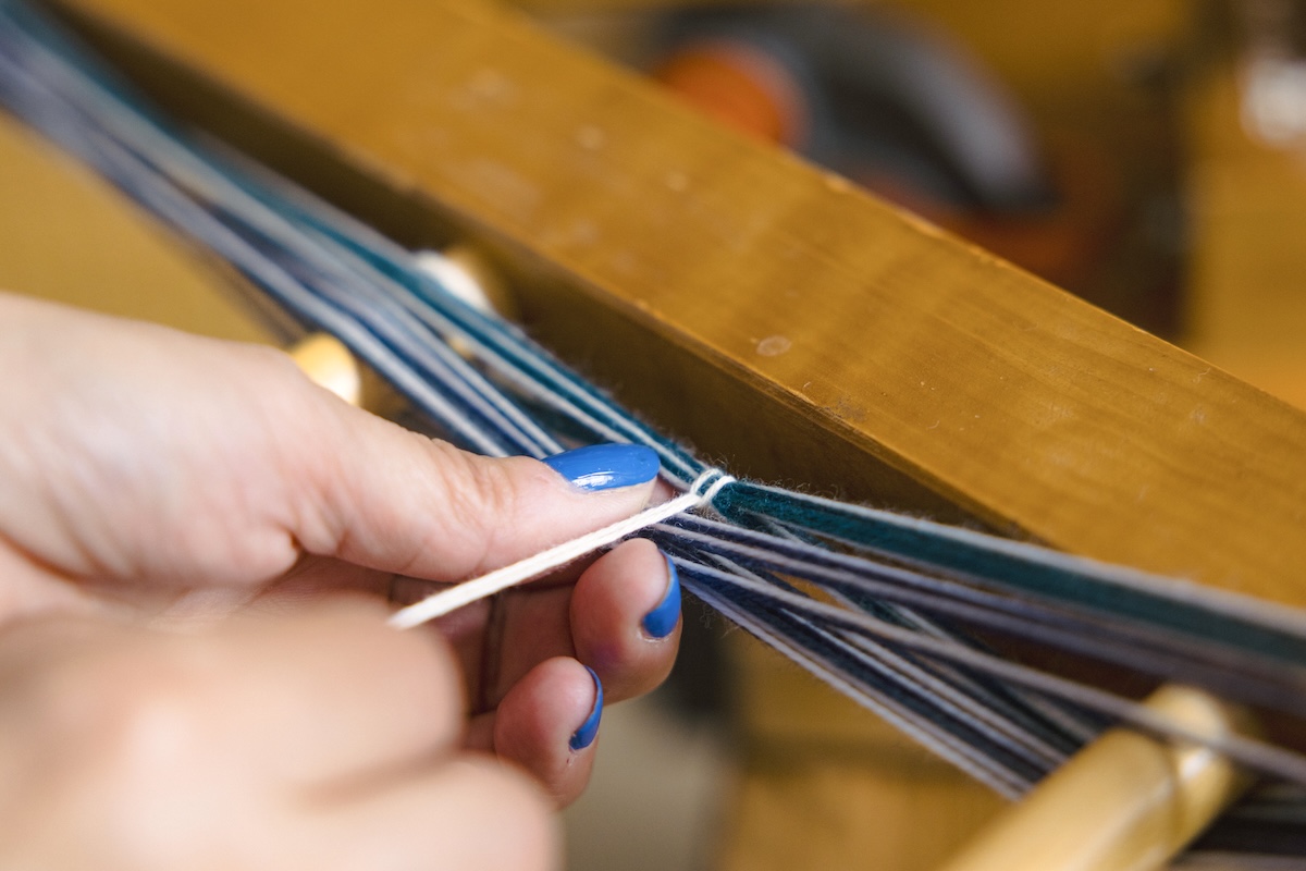 Warping Around: How to Use a Warping Mill: Counting thread step one
