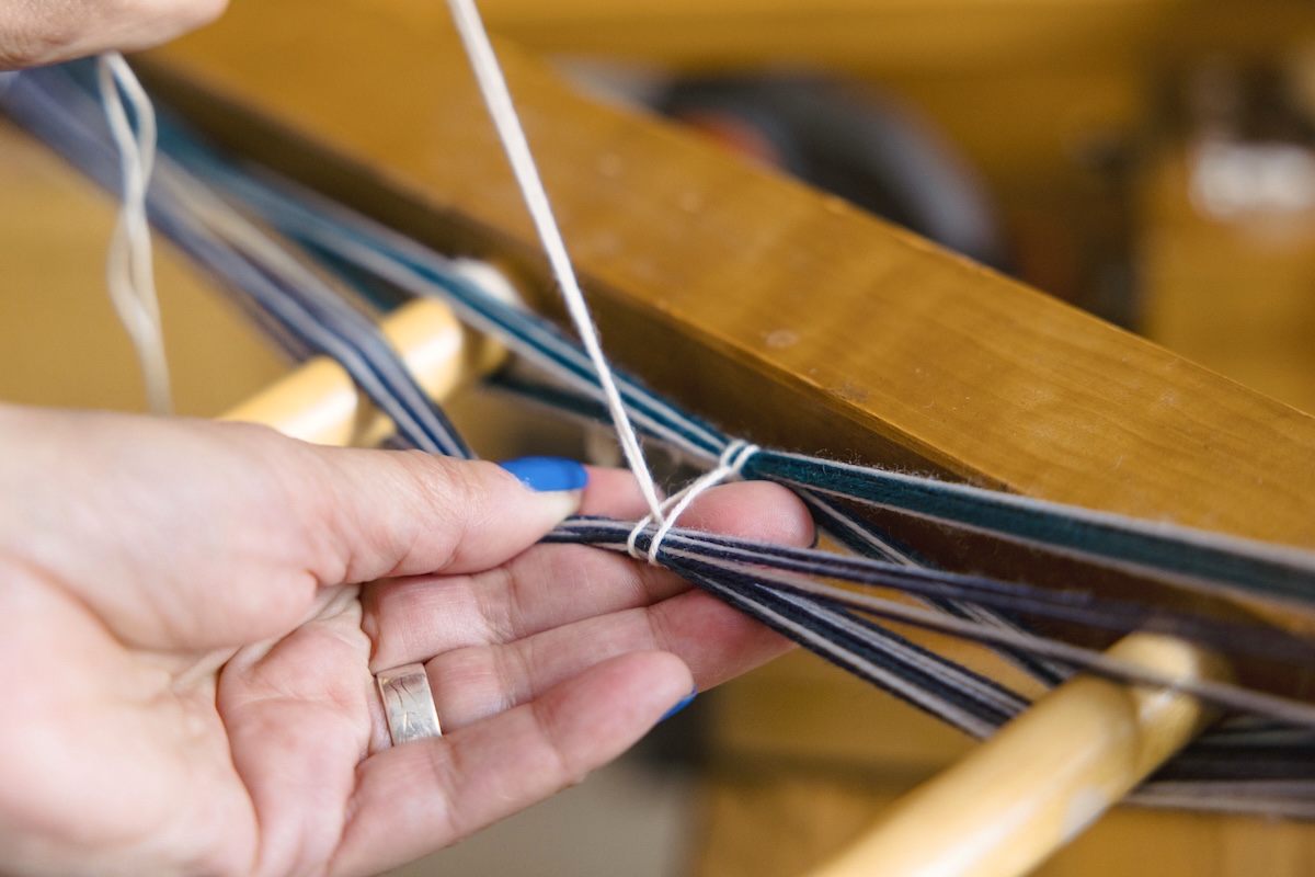 Warping Around: How to Use a Warping Mil: Counting thread step two