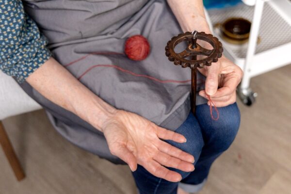 Chain plying on a spindle step 1
