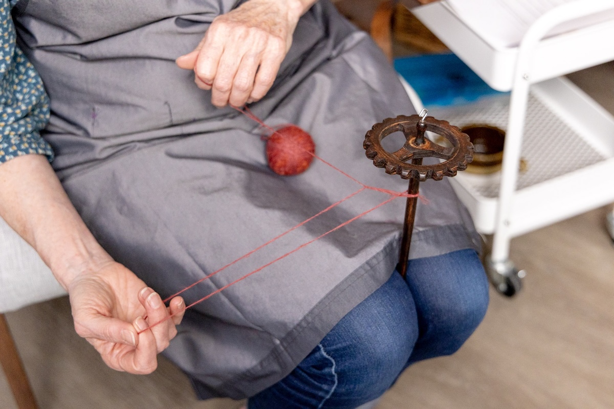 Chain plying on a spindle step 3