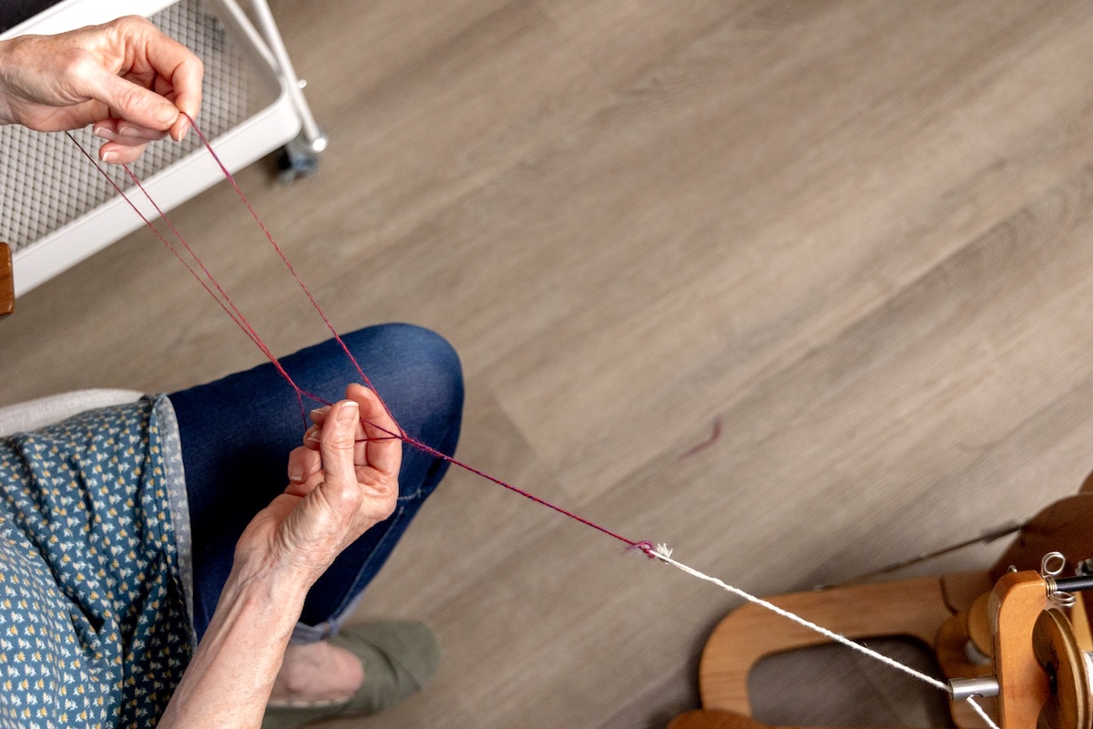 Chain plying on a wheel step 5