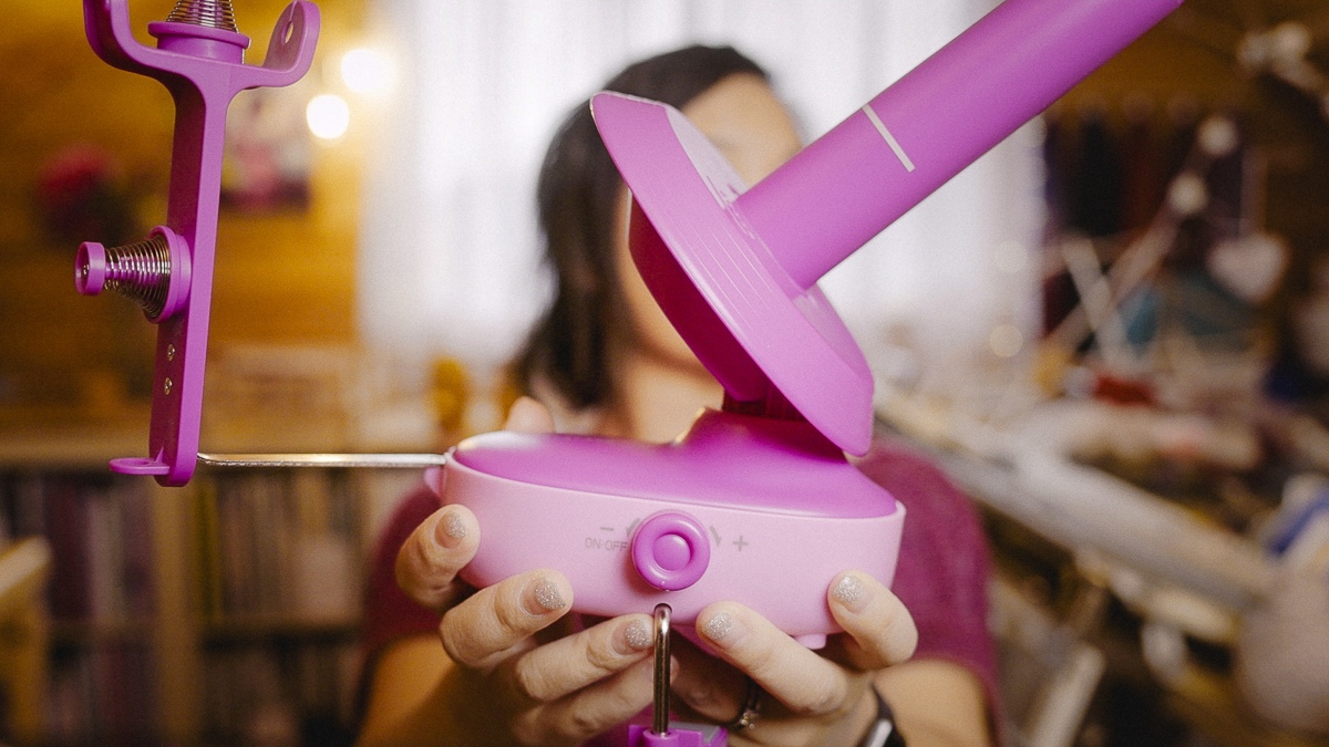 Caydo electric yarn ball winder review at the SweetGeorgia YouTube channel