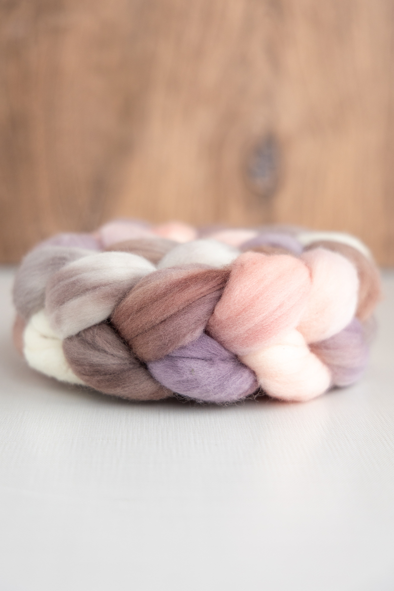 Hug and a Mug December 2024 Club colourway on Targhee fibre
