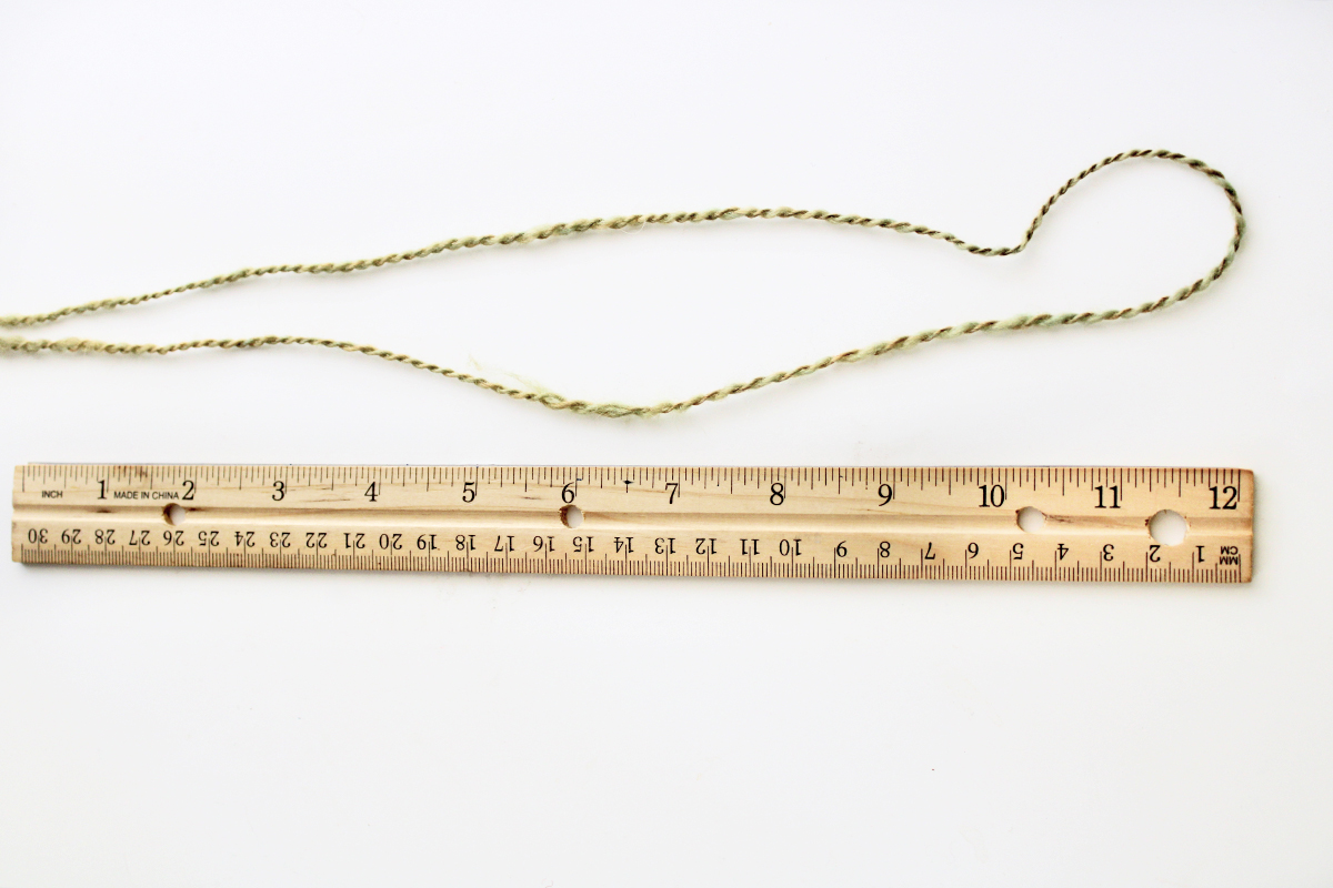 2 feet of Held's handspun