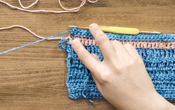 1-single crochet row colour change