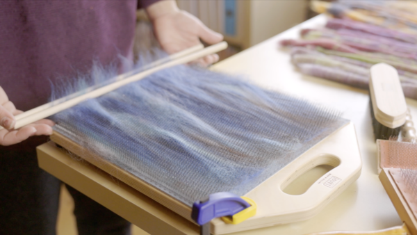 8-place the fibre between two dowels