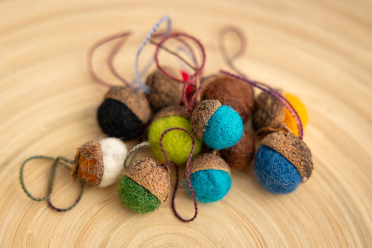 felted acorns 