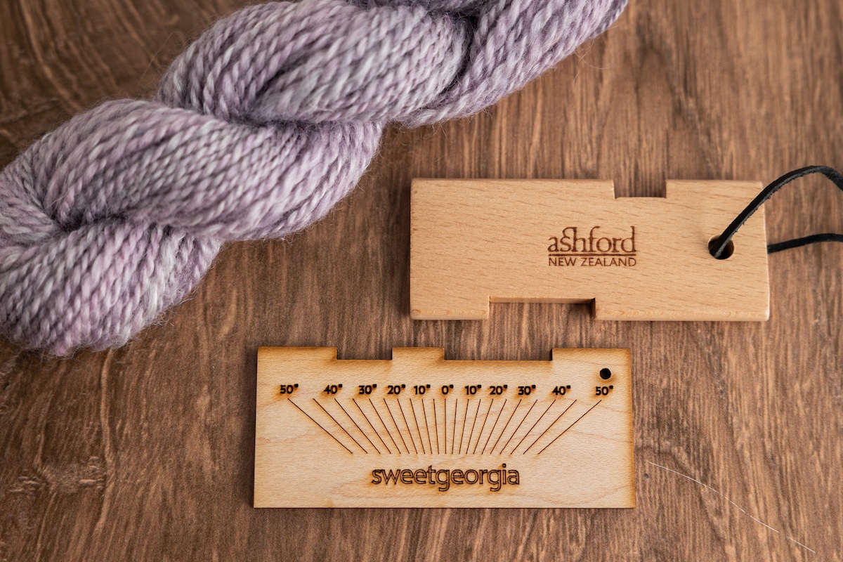 Handspun yarn and wraps per inch (WPI) tools