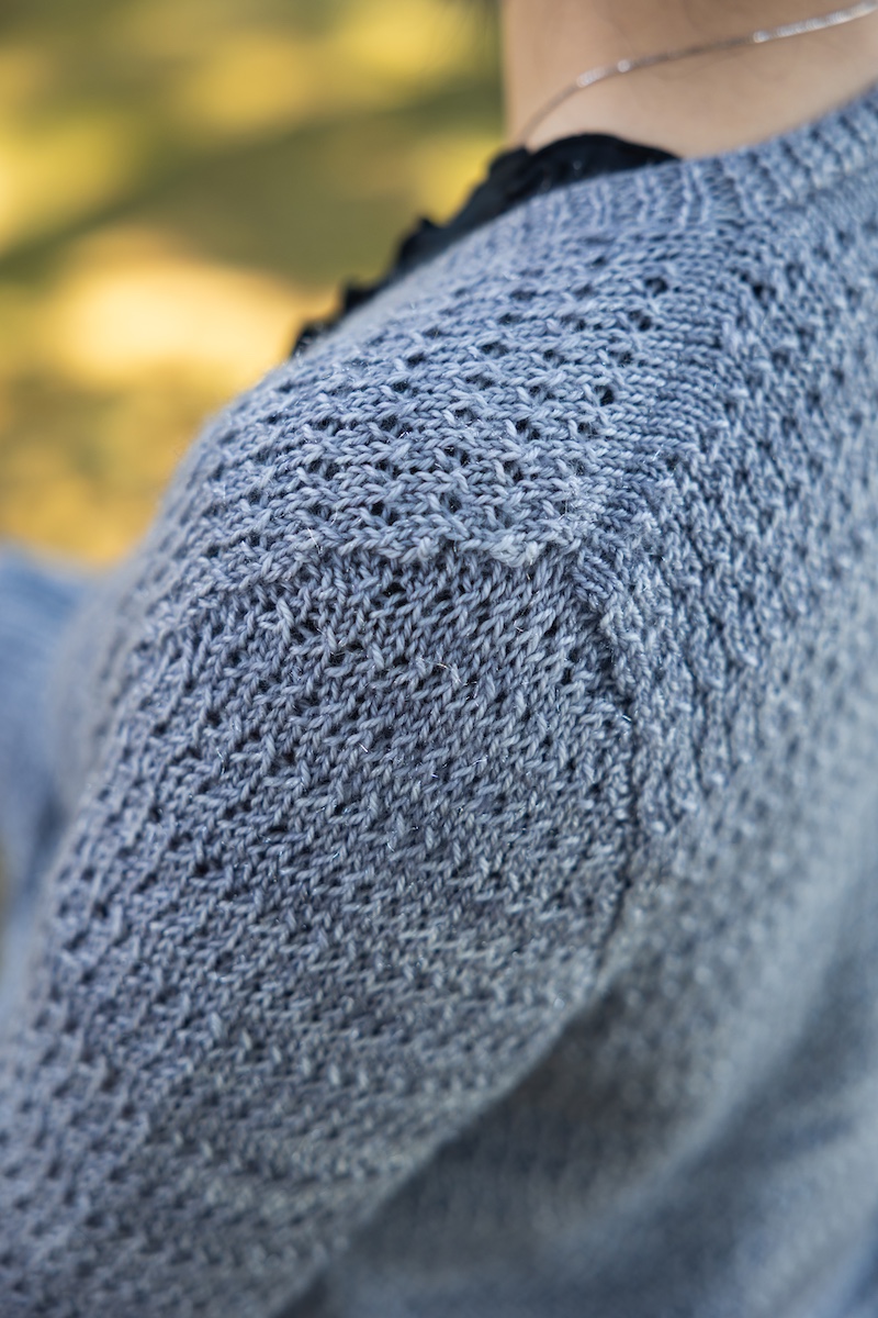 Knit shoulder detail