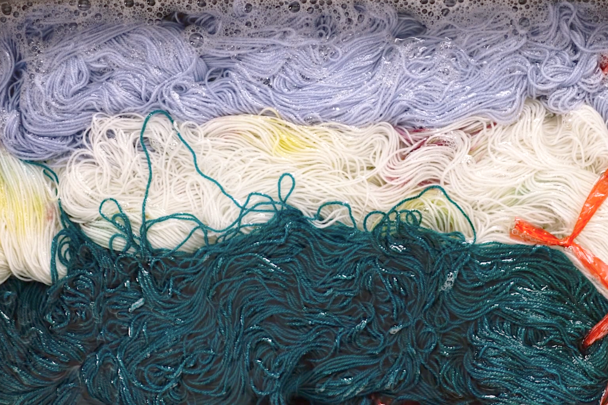 Multiple skeins washed together 