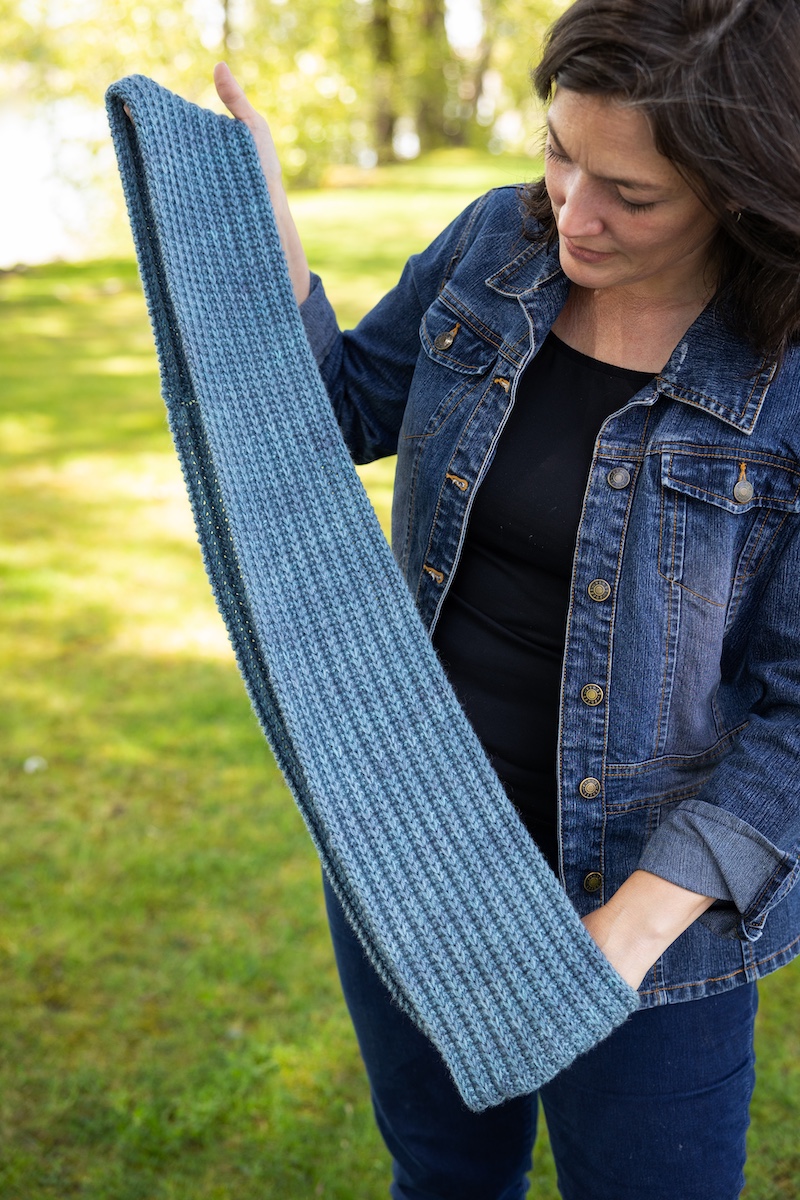 Barbara cowl outstretched in single loop