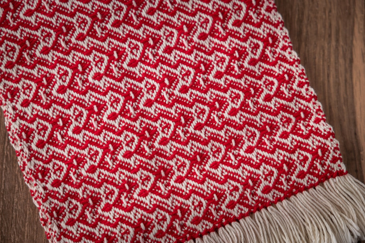 Wall of Troy runner in holiday red, 8-shaft version.