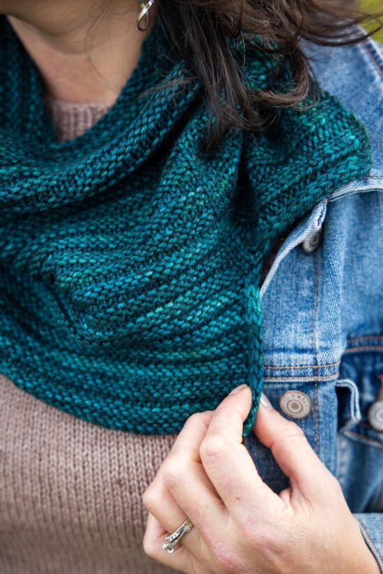 Farrow Rib Cowl From Skein to Style: Knitting the Rib Welt Cowl with Hand-Dyed Colour ...