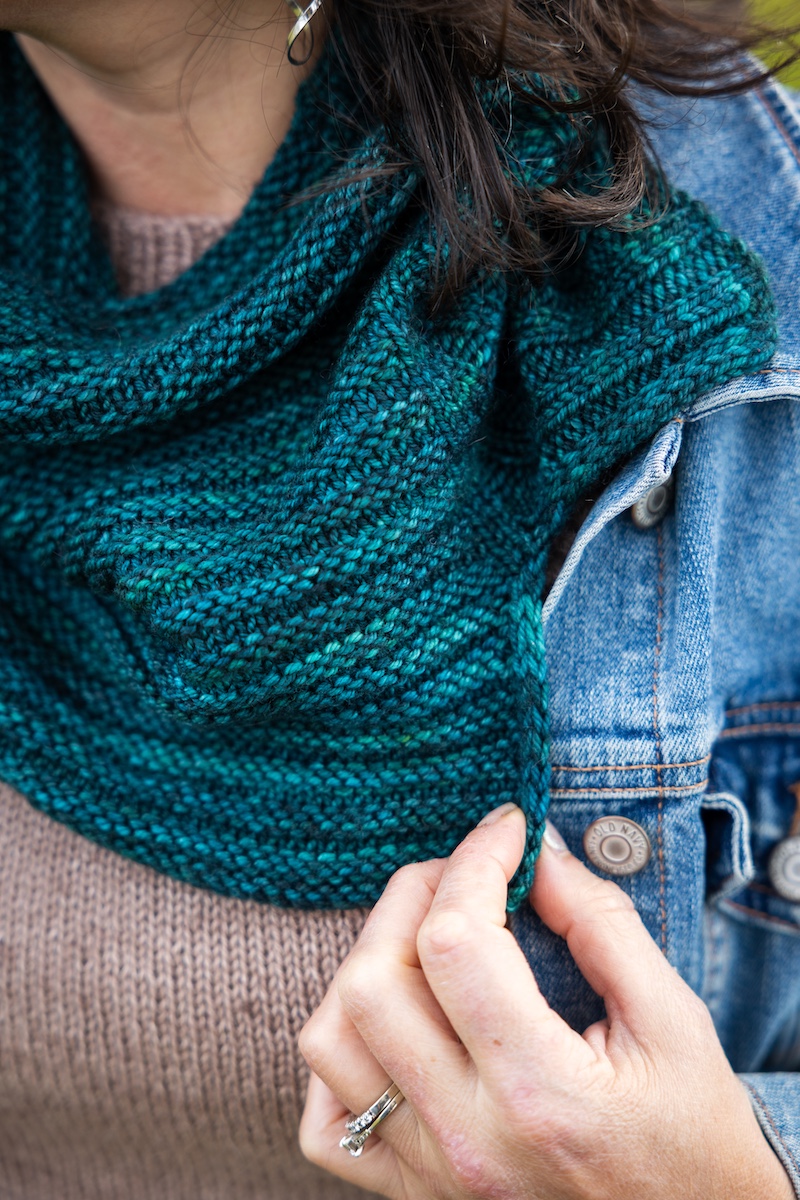 Rib Welt Cowl design by SweaterFreak