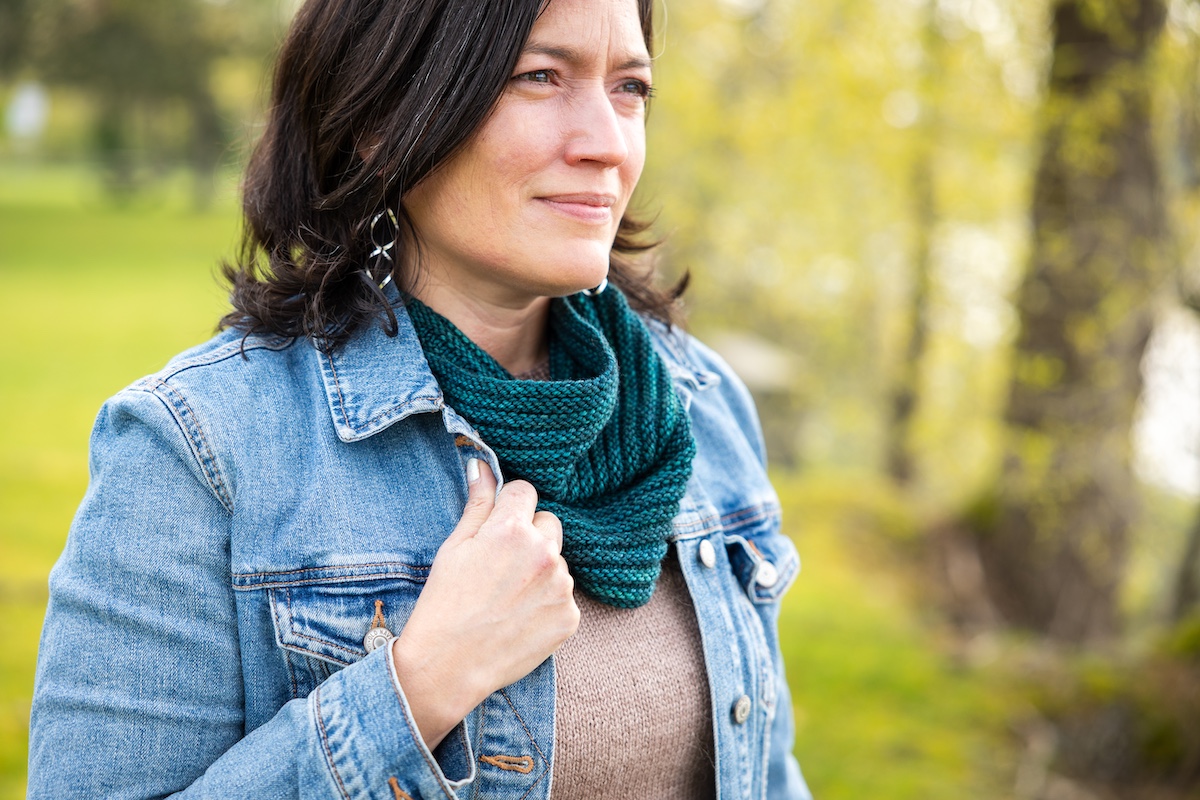 Rib Welt Cowl design by SweaterFreak
