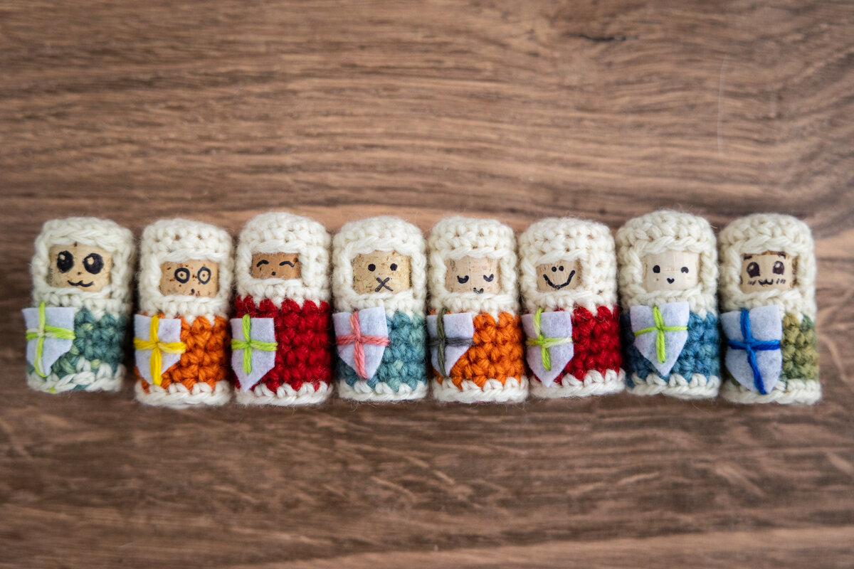 Cork crochet knights
