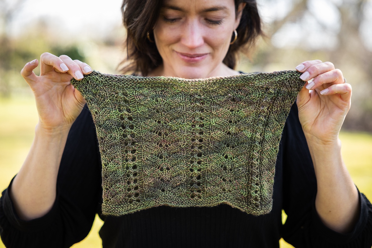 Cherry Lane Cowl hand knit pattern by Felicia Lo